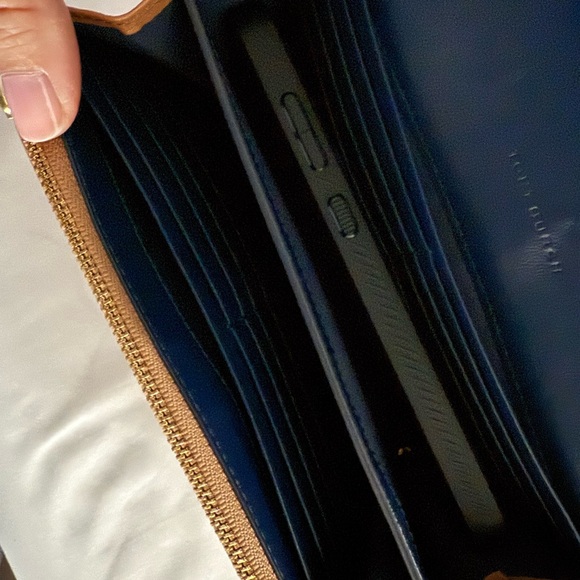 Tory Burch Crossbody Wallet Chain - Picture 12 of 13